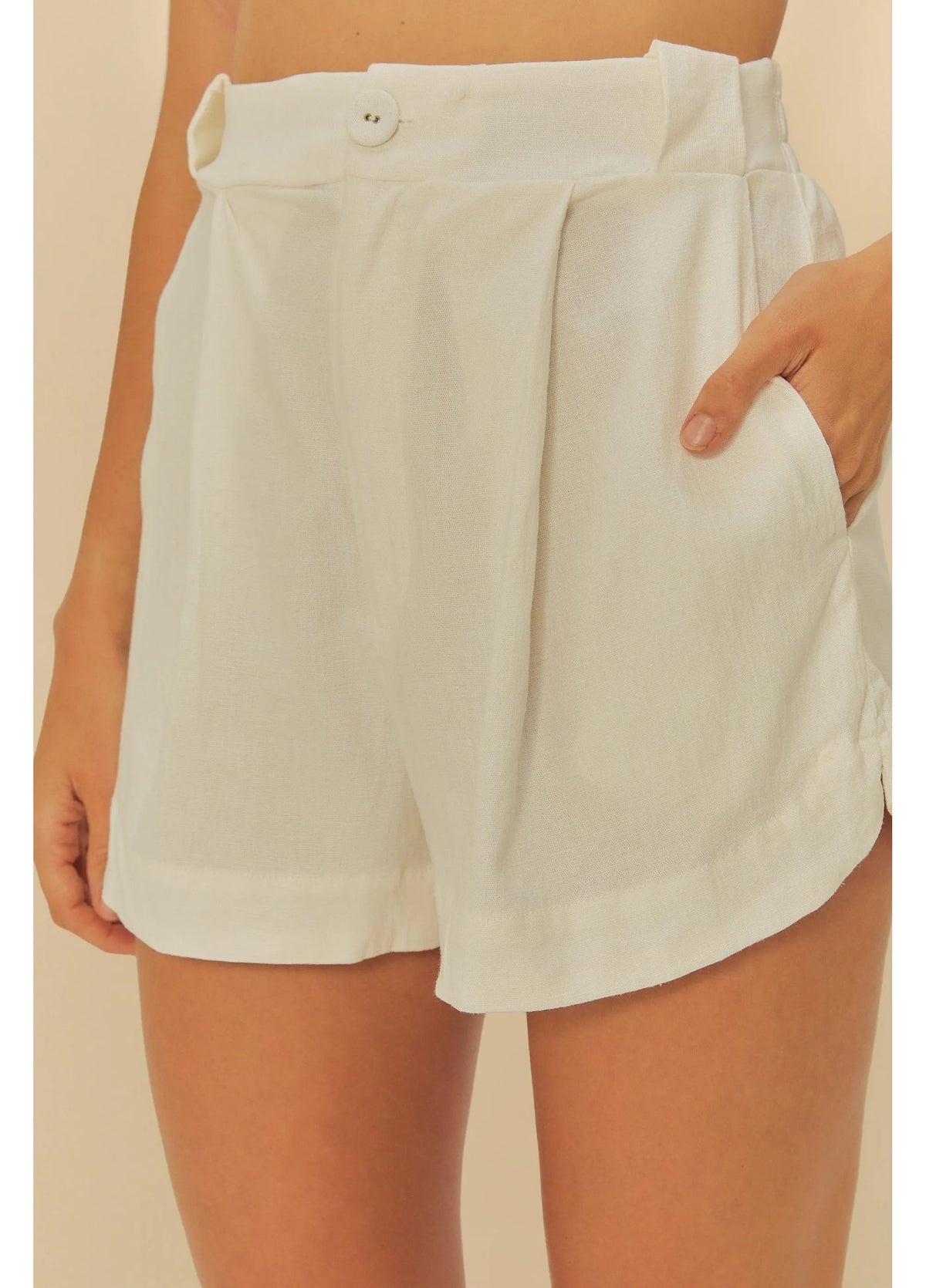 SHORT FEM PREGAS BOLSO LATERAL OFF WHITE