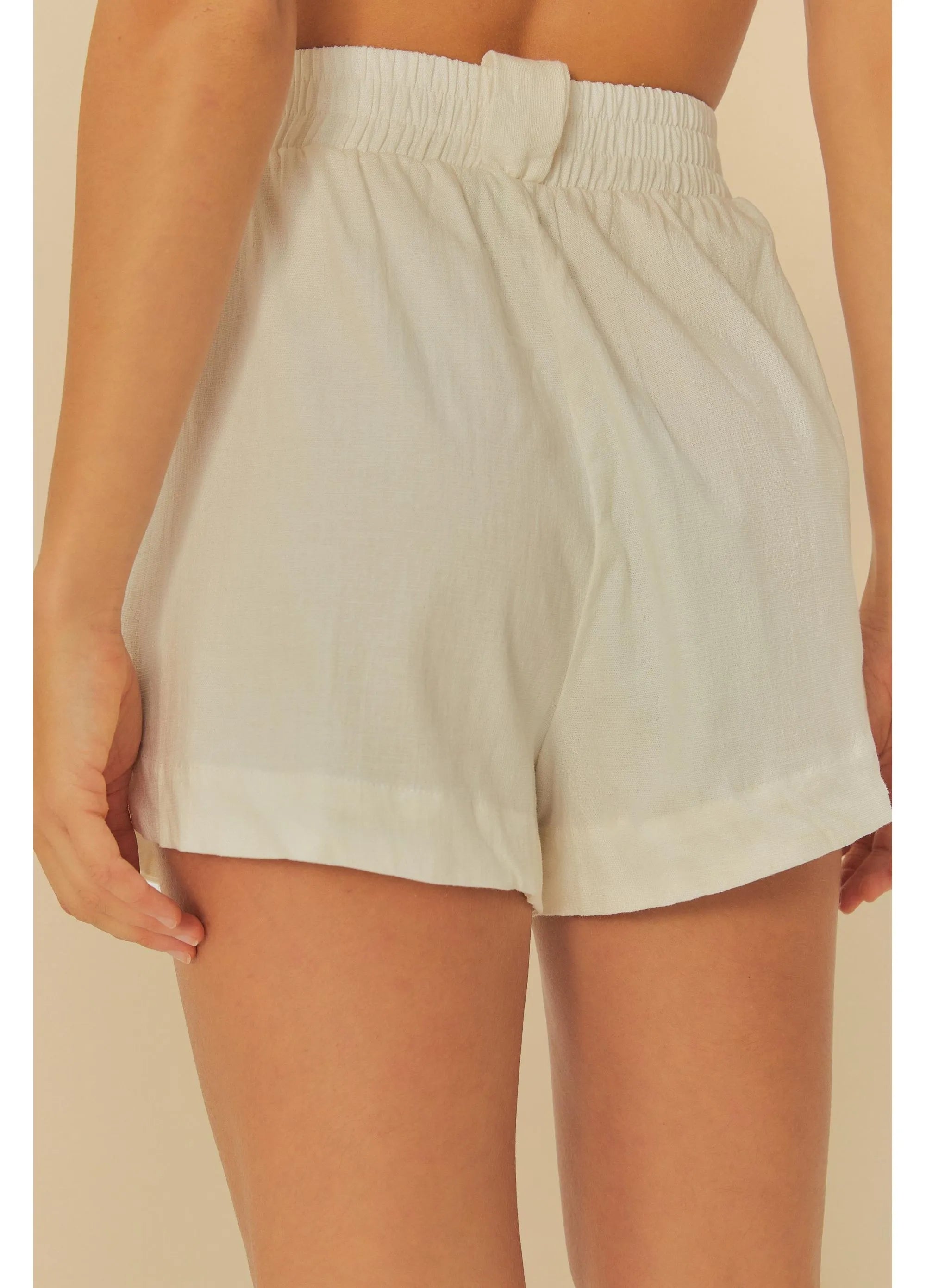 SHORT FEM PREGAS BOLSO LATERAL OFF WHITE