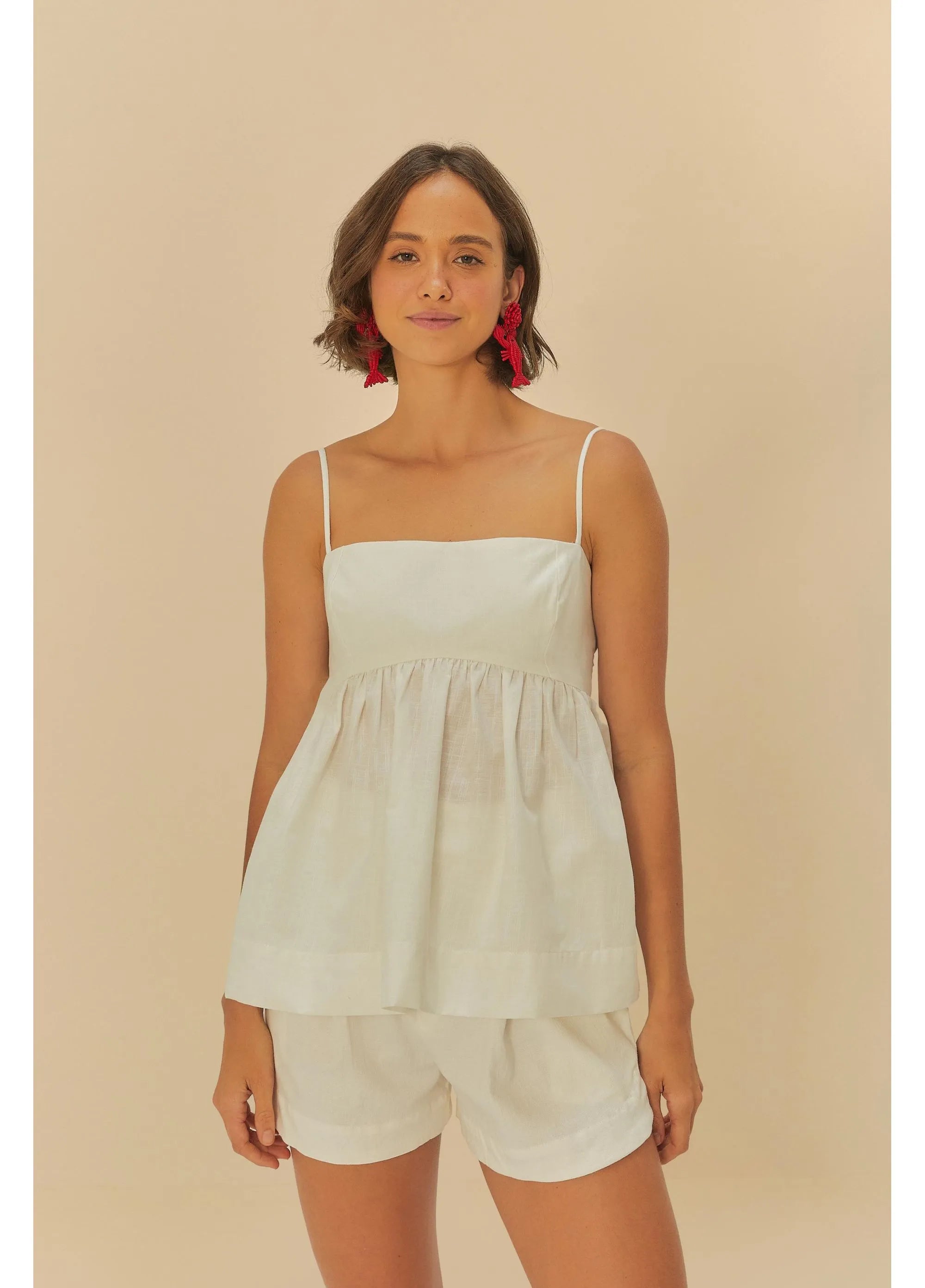 SHORT FEM PREGAS BOLSO LATERAL OFF WHITE