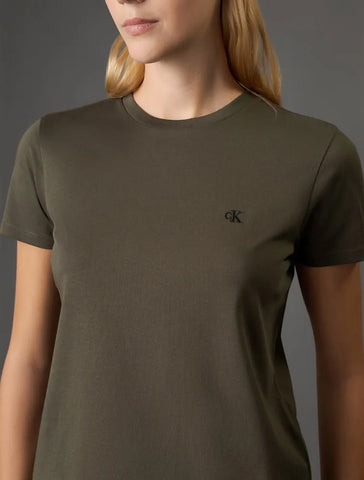 BLUSA MC CKJ FEM LOGO CK BORDADO MILITAR