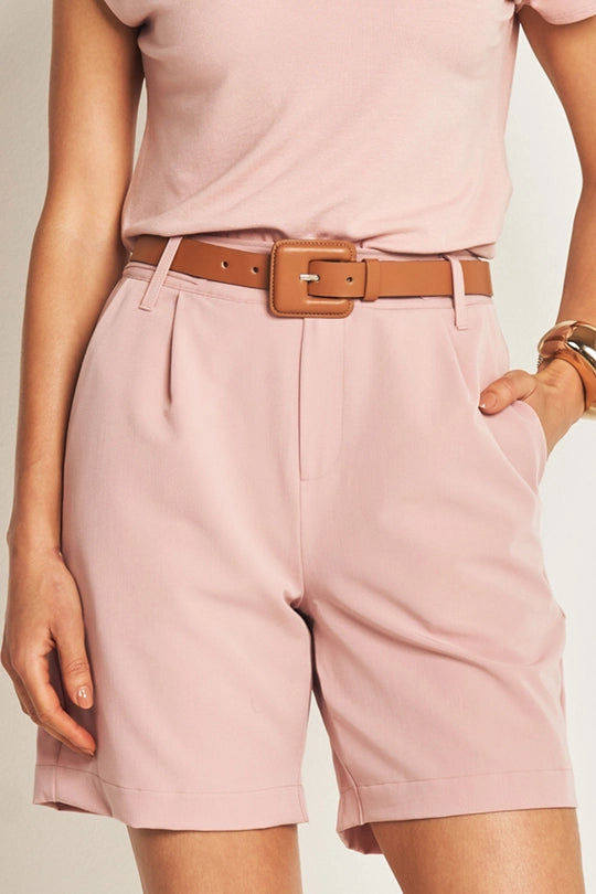 BERMUDA FEM EM PLANO ALFAIATARIA COMFY ROSE