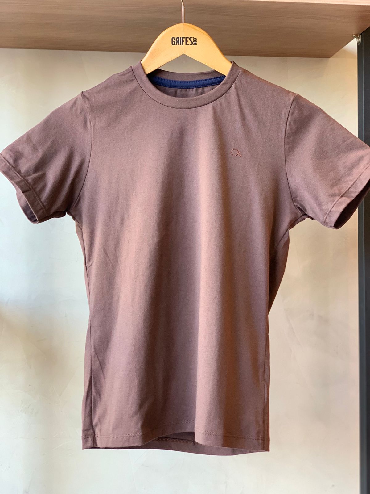 CAMISETA OGOCHI INF MC ESSENCIAL MARROM ESCURO 1109