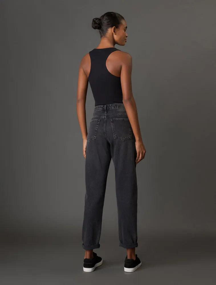 CALCA CKJ FEM JEANS MOM 5 POCKETS PRETO