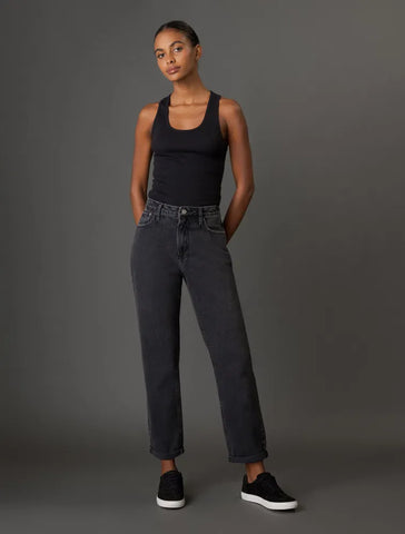 CALCA CKJ FEM JEANS MOM 5 POCKETS PRETO