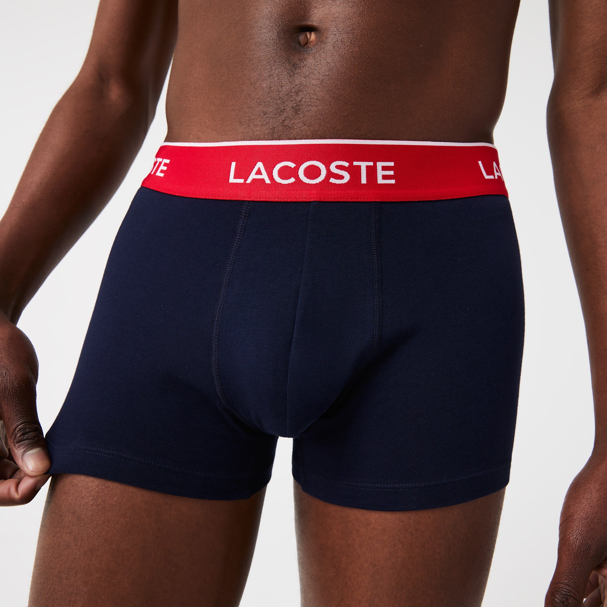 KIT 03 CUECAS BOXER CURTA LACOSTE MAR/VERM/VERDE HY0