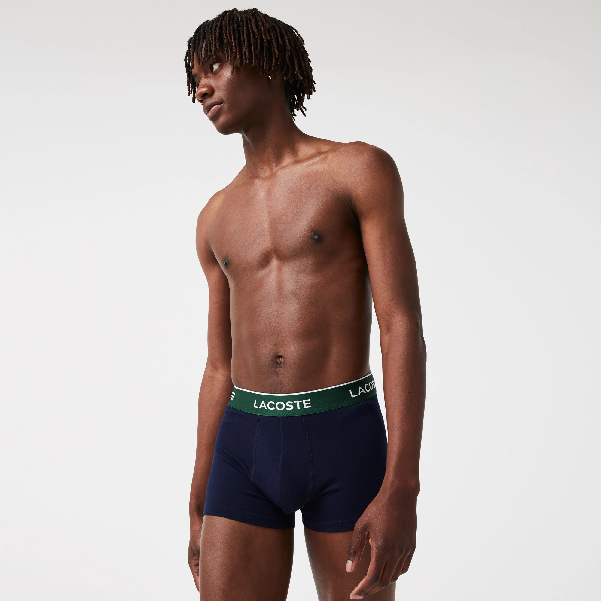 KIT 03 CUECAS BOXER CURTA LACOSTE MAR/VERM/VERDE HY0