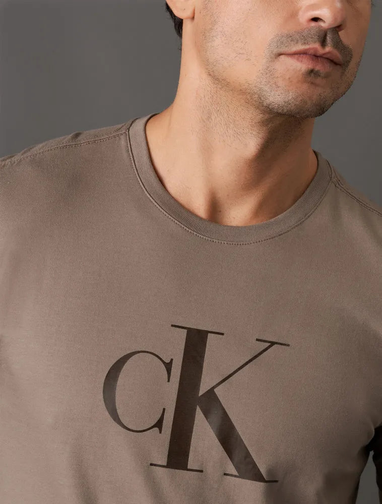 CAMISETA CKJ MAS MC CK GEL CAQUI MEDIO