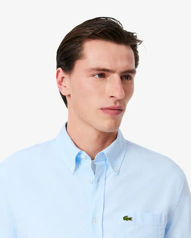 CAMISA MC MAS LACOSTE AZUL CLARO F6Z