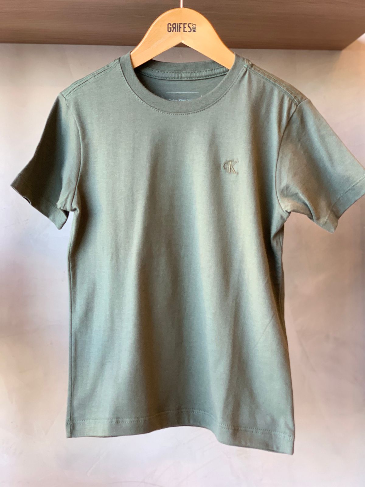 CAMISETA CKJ MAS KIDS MC CK BORDADO MILITAR