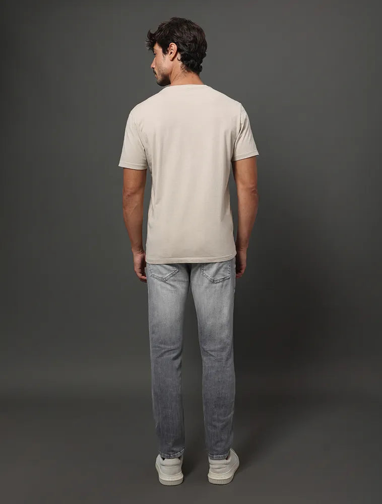 CAMISETA CKJ MAS MC REISSUE PEITO CAQUI CLARO