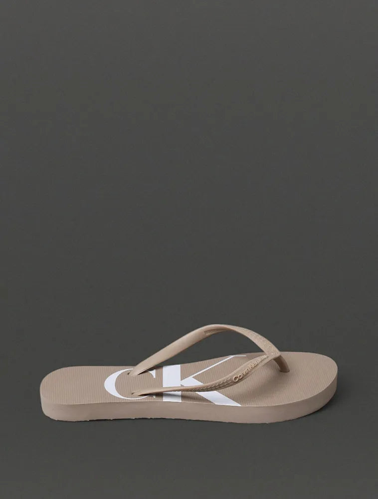 CHINELO CKJ FEM LOGO CORRIDO CK CAQUI CLARO