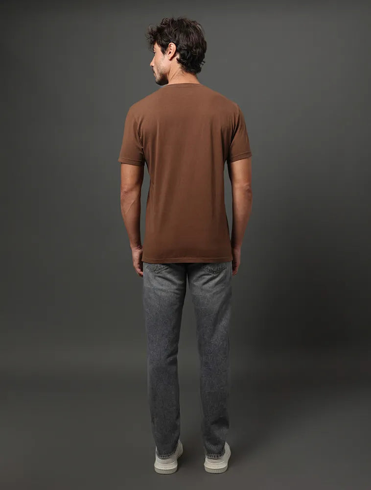 CAMISETA MAS MC CKJ LOGO BASICO PEITO MARROM