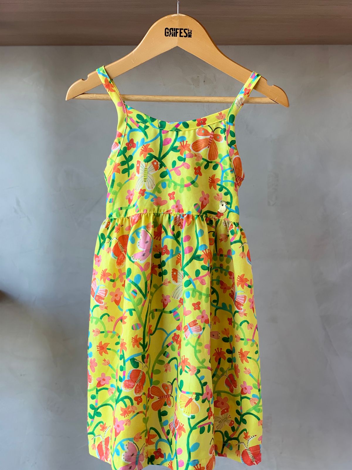 VESTIDO FEM BASIQUINHO FUN ALPHABETO AMAREL