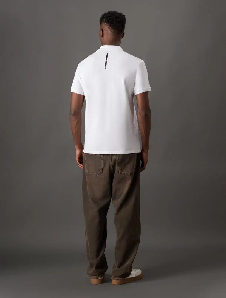 POLO CKJ MASC MC LOGO RE ISSUE PEITO BRANCO