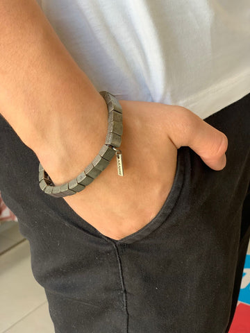 PULSEIRA STONE HAND ARAMIS PRATA