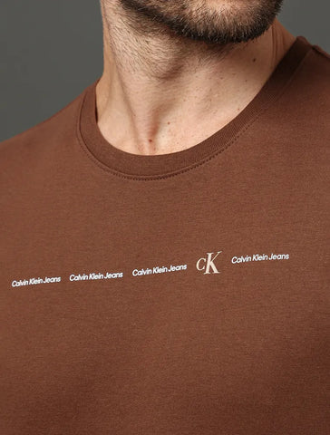 CAMISETA CKJ MAS MC LOGO CALVIN KLEIN CK MARROM
