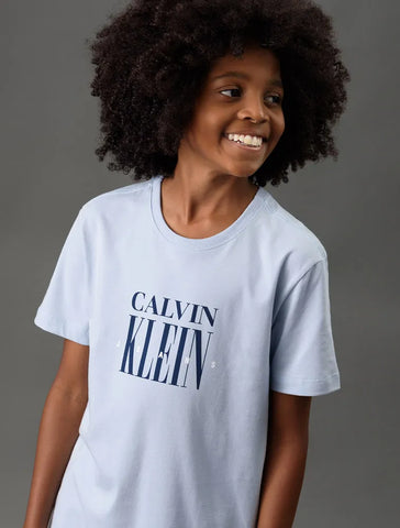 CAMISETA CKJ KIDS MAS MC LOGO SERIF FONT LAVANDA