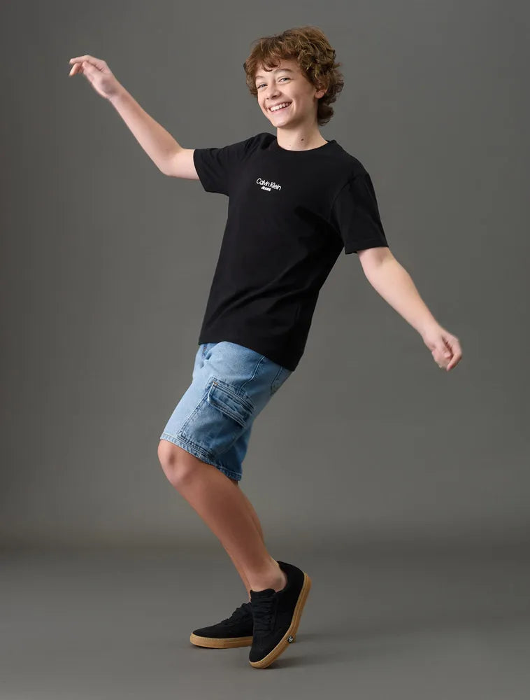 CAMISETA CKJ KIDS MAS LOGO CALVIN JEANS PRETO