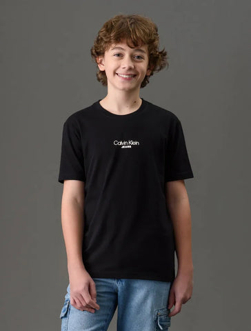 CAMISETA CKJ KIDS MAS LOGO CALVIN JEANS PRETO