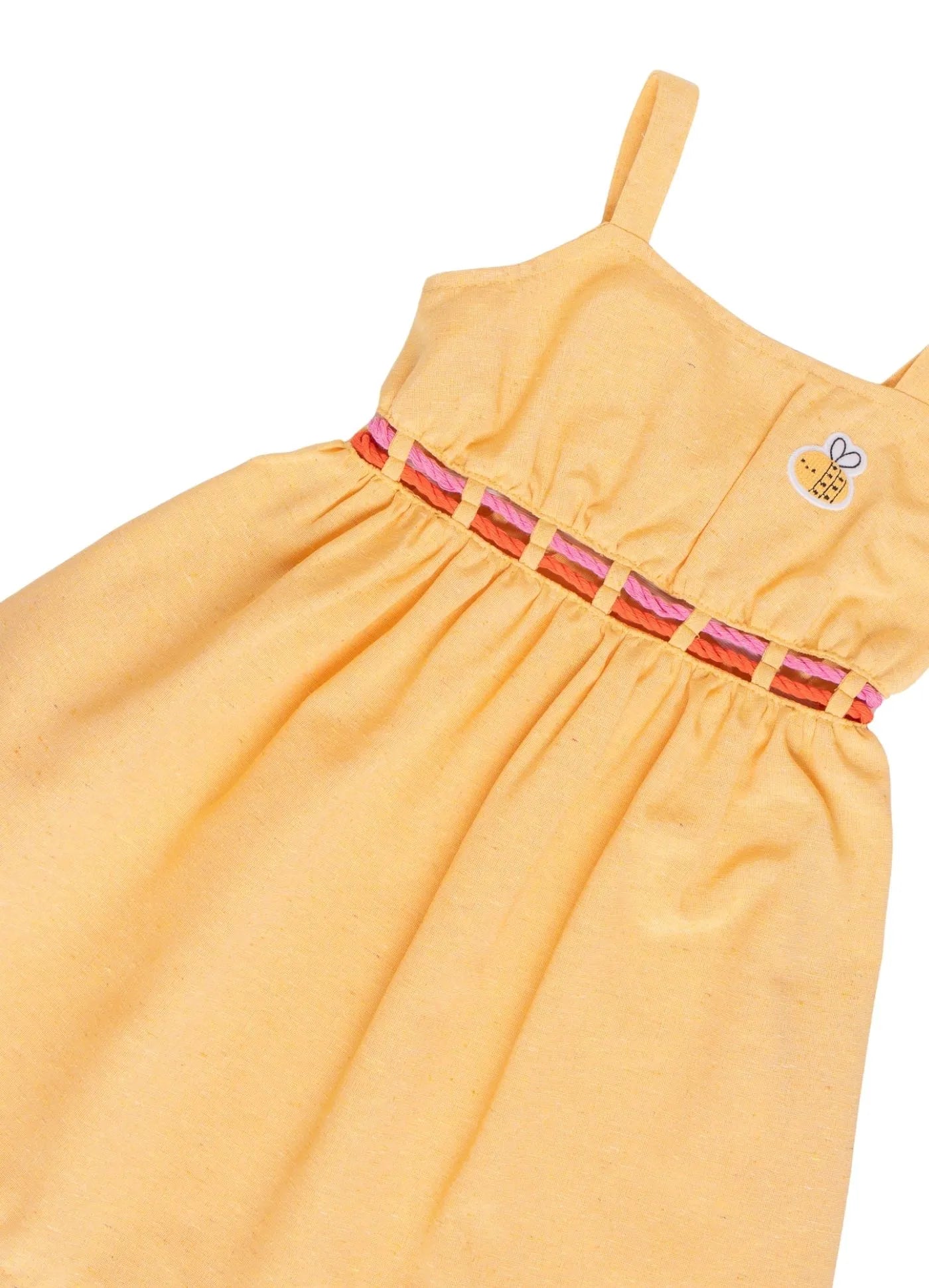 VESTIDO FEM ABELHINHAS ALPHABETO AMARELO