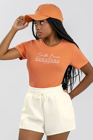CONJ FEM JUV BL DOWNTOWN E SHORT ESTRUT LARANJA