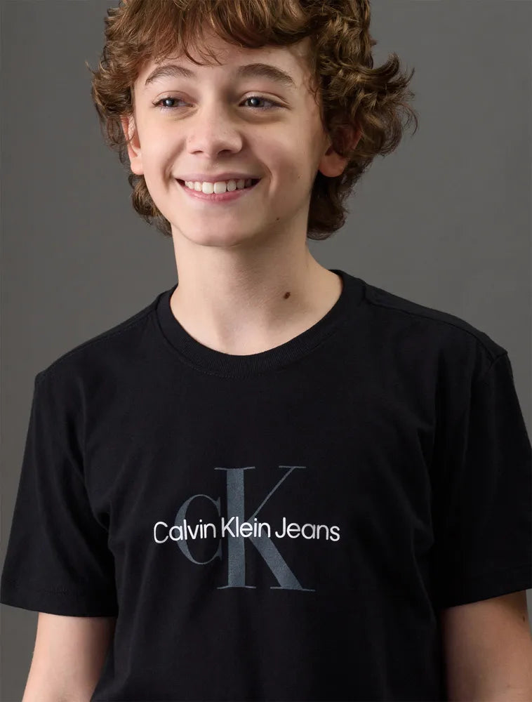 CAMISETA CKJ KIDS MAS MC LOGO REISSUE PRETO