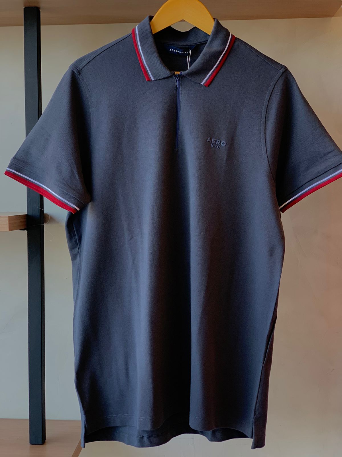 POLO MAS ZIPER DET LIST GOLA AEROPOSTALE MARINHO