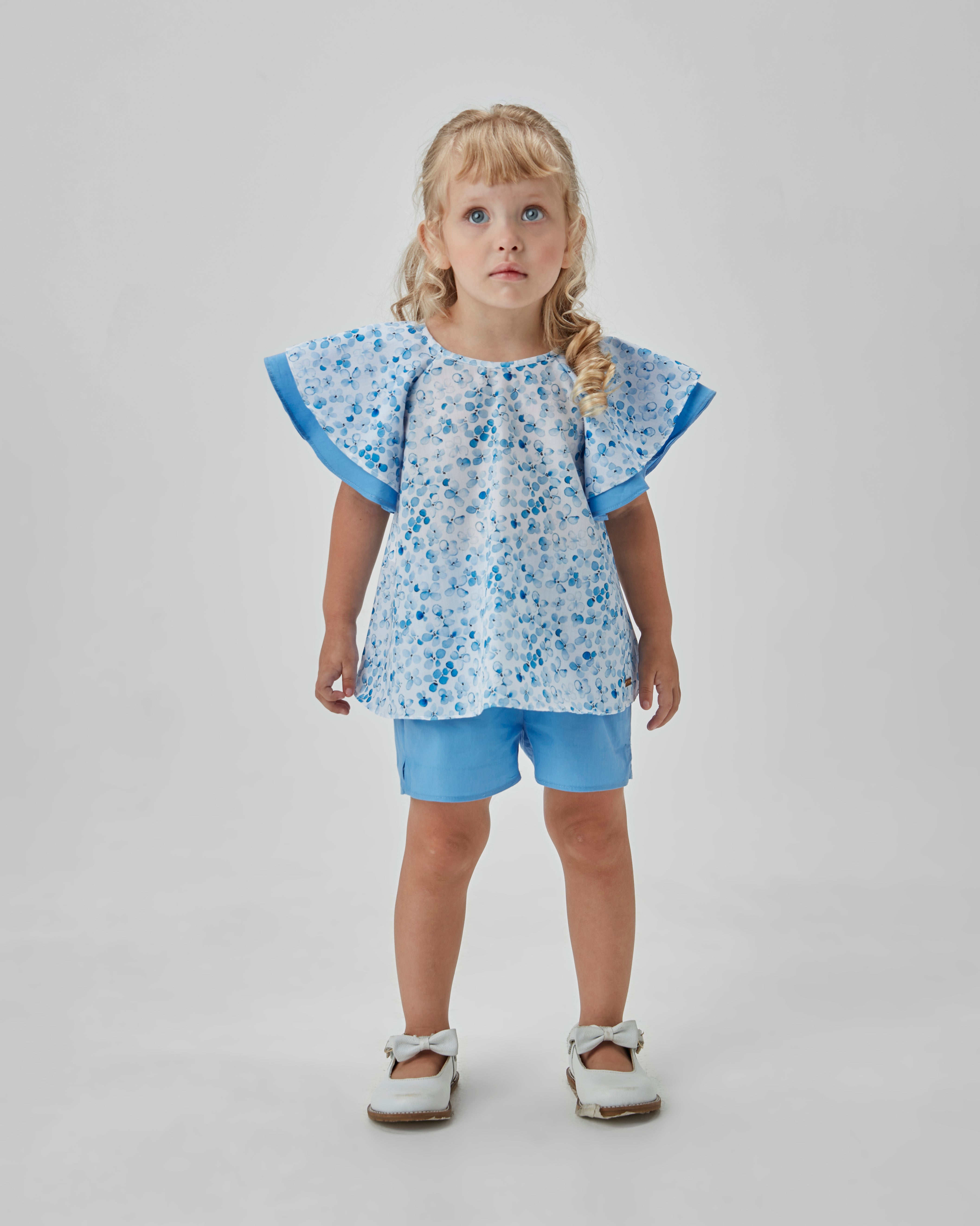 CONJ FEM BATA RODADA ESTAMPADA E SHORT AZUL CLARO