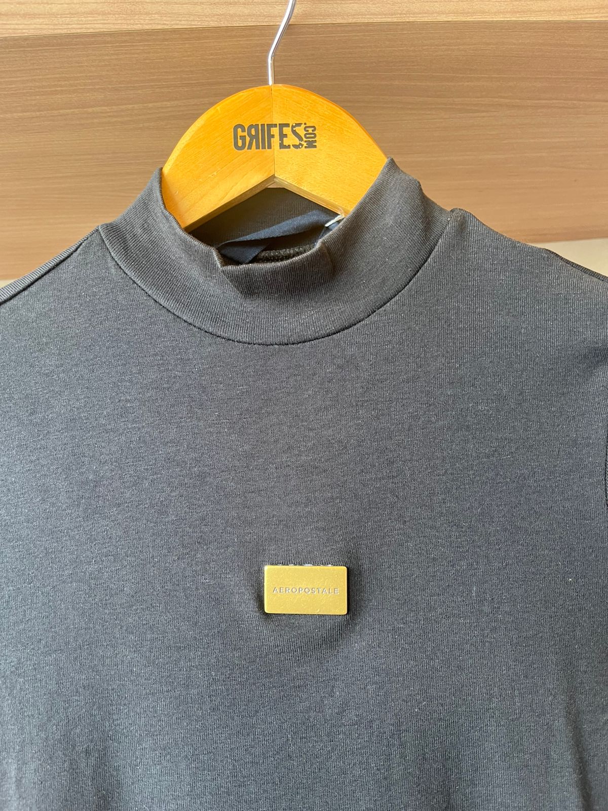 BLUSA CROPPED FEM MC AEROPOSTALE PRETO