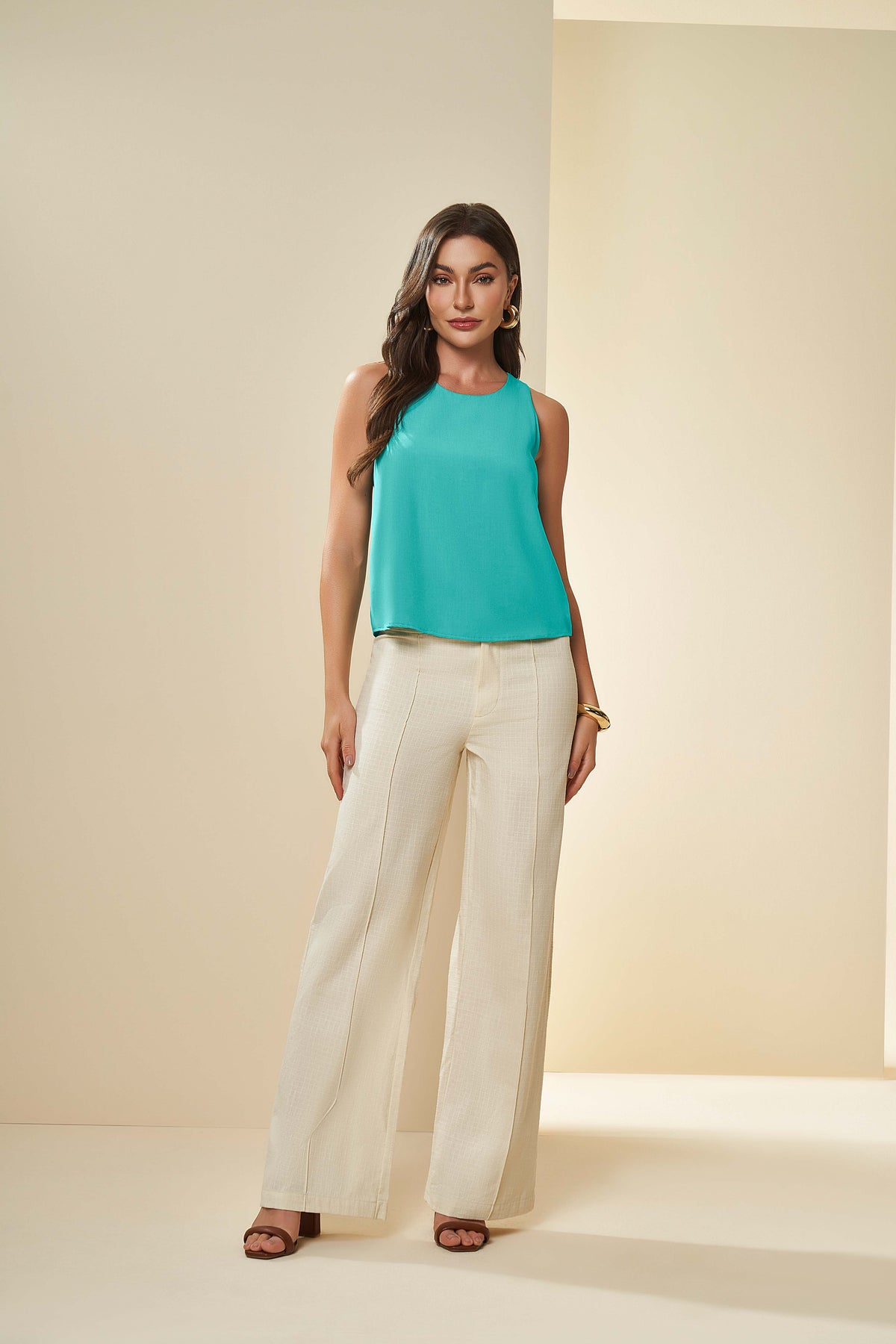 BLUSA FEM SEM MANGA EM PLANO VISCOSE AZUL TURMALINA