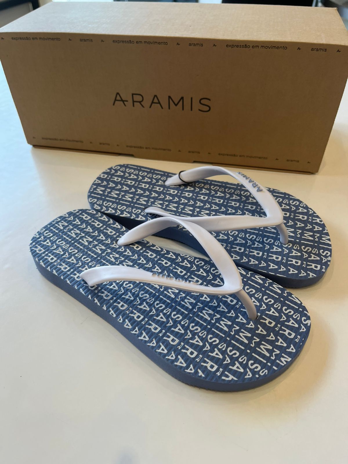 CHINELO ARAMIS INF LOGO FULL PRINT AZUL