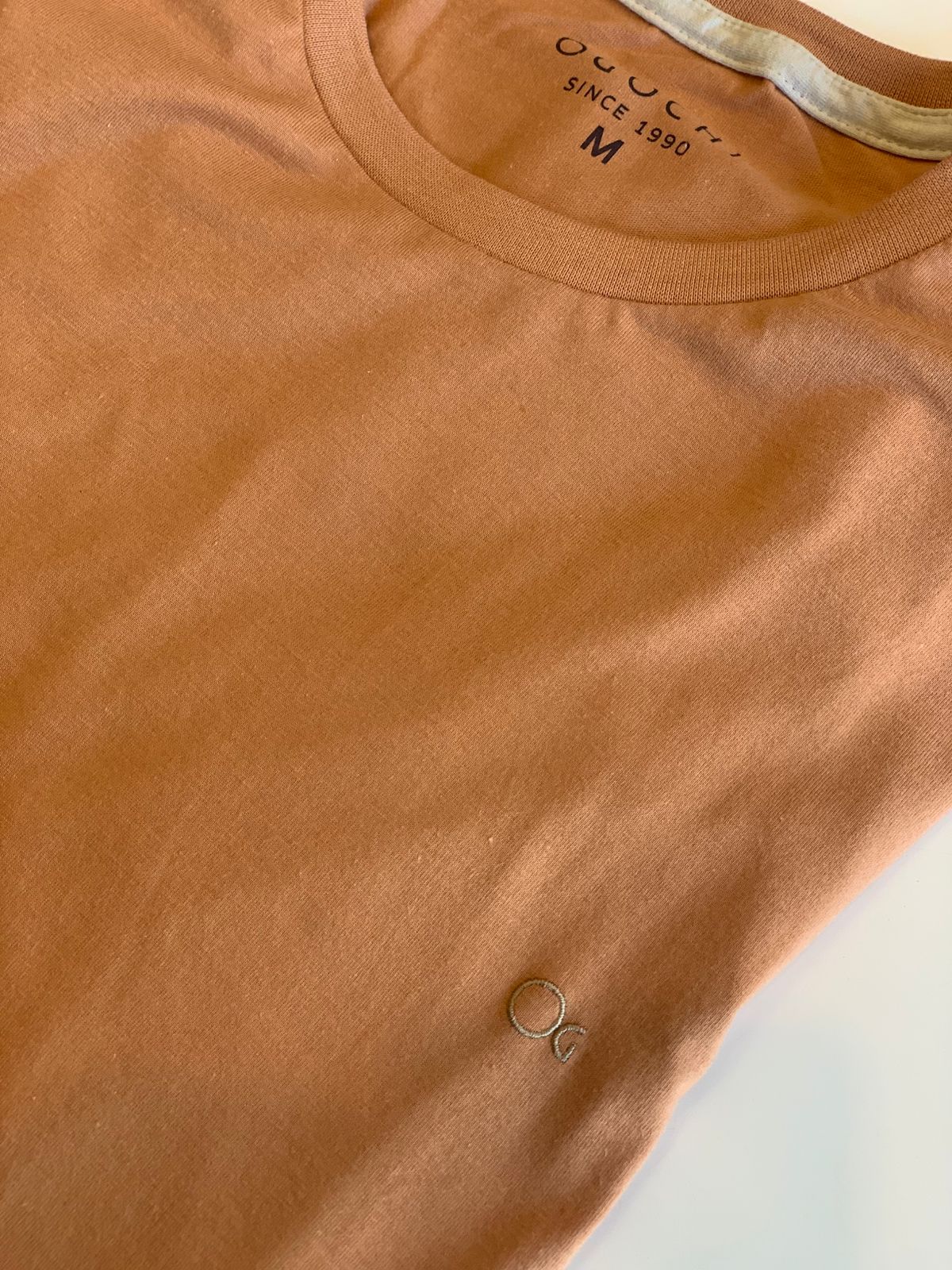 CAMISETA MAS MC ESSENCIAL OGOCHI CARAMELO 0082