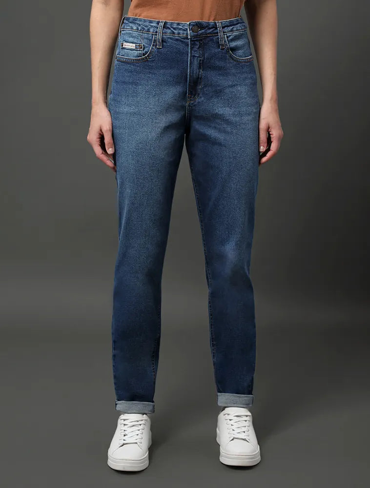 CALCA CKJ FEM JEANS MOM 5 POCKETS AZUL MEDIO