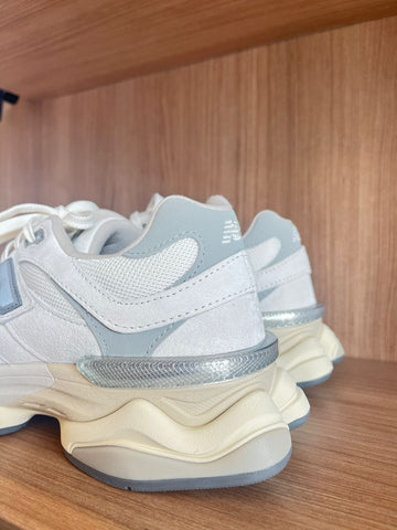 TENIS 9060 UNISEX NEW BALANCE BRANCO/PRATA ECA