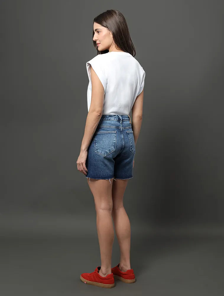 BERMUDA CKJ FEM JNS MEIO COXA BARRAS FIO AZUL MEDIO