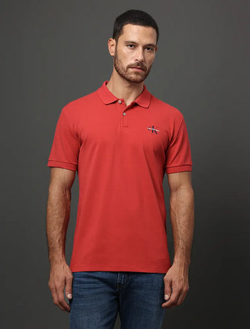 POLO CKJ MASC MC LOGO RE ISSUE PEITO VERMELHO