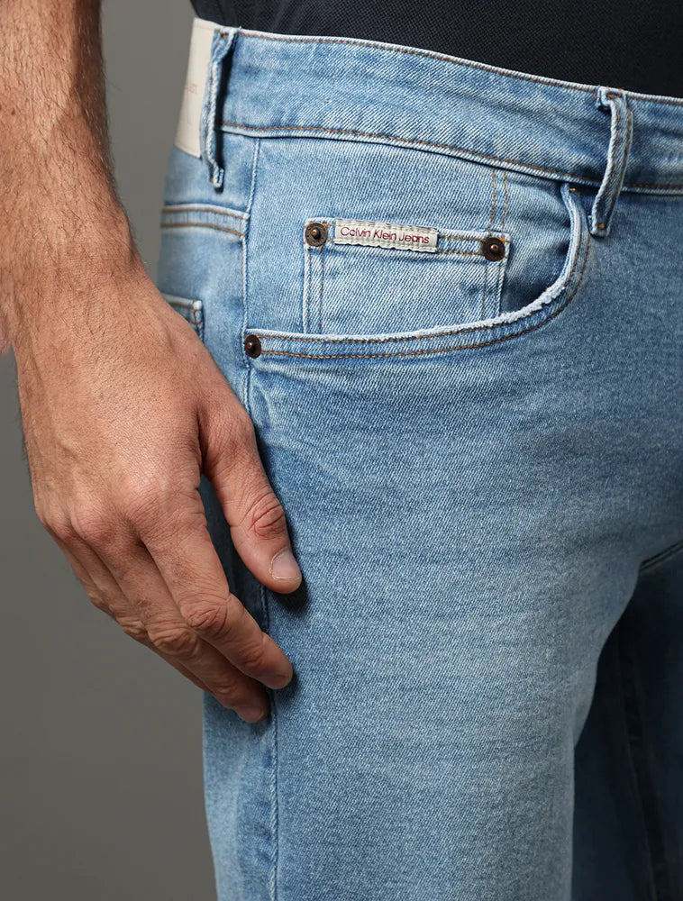 CALCA CKJ MAS JEANS SKINNY 5 POCKETS AZUL CLARO