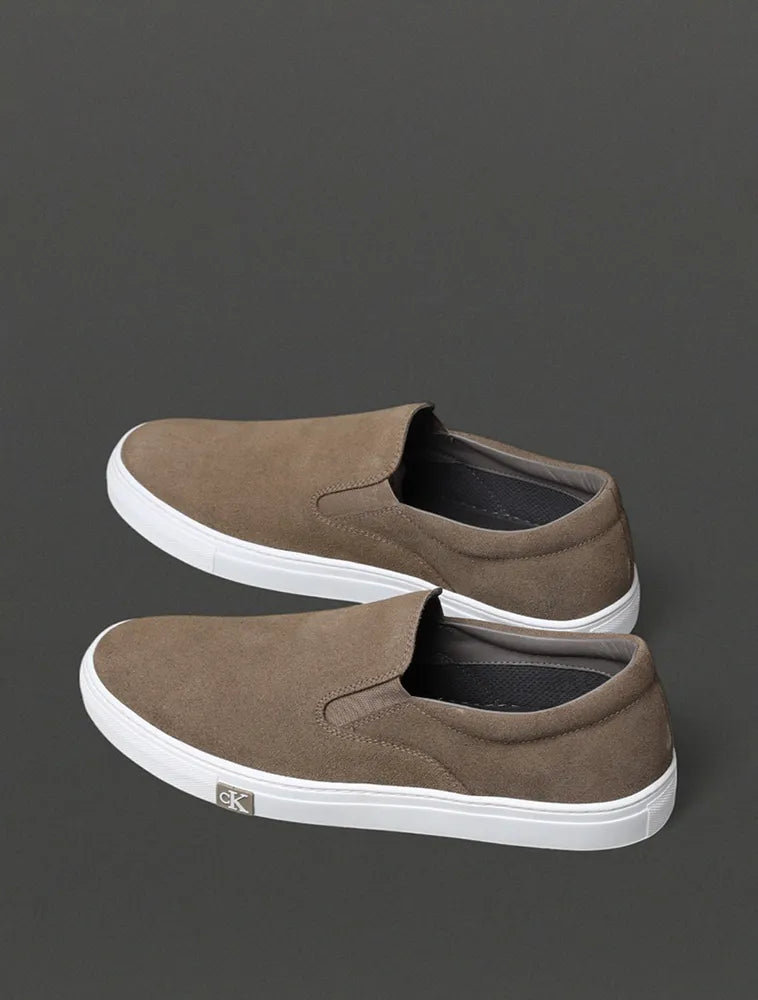 TENIS CKJ MAS PROJECT SLIP ON CAQUI CLARO