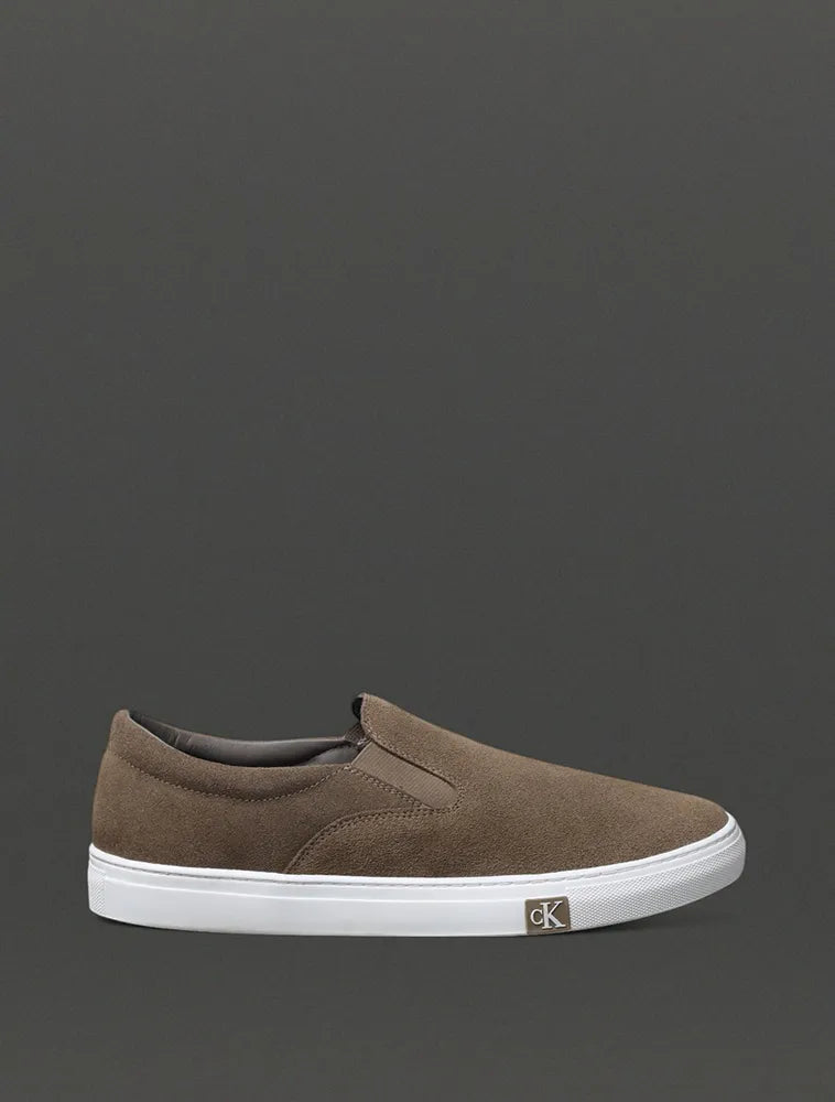 TENIS CKJ MAS PROJECT SLIP ON CAQUI CLARO