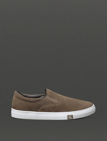 TENIS CKJ MAS PROJECT SLIP ON CAQUI CLARO
