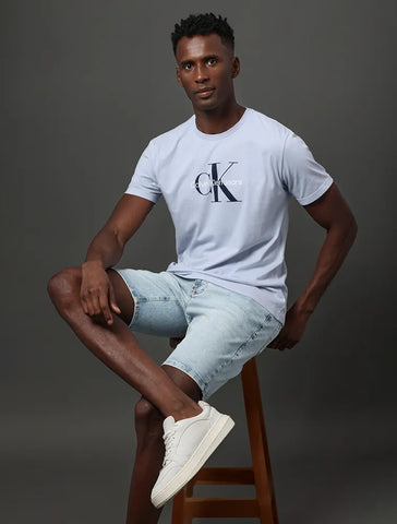 CAMISETA MC MAS CKJ RE ISSUE LAVANDA