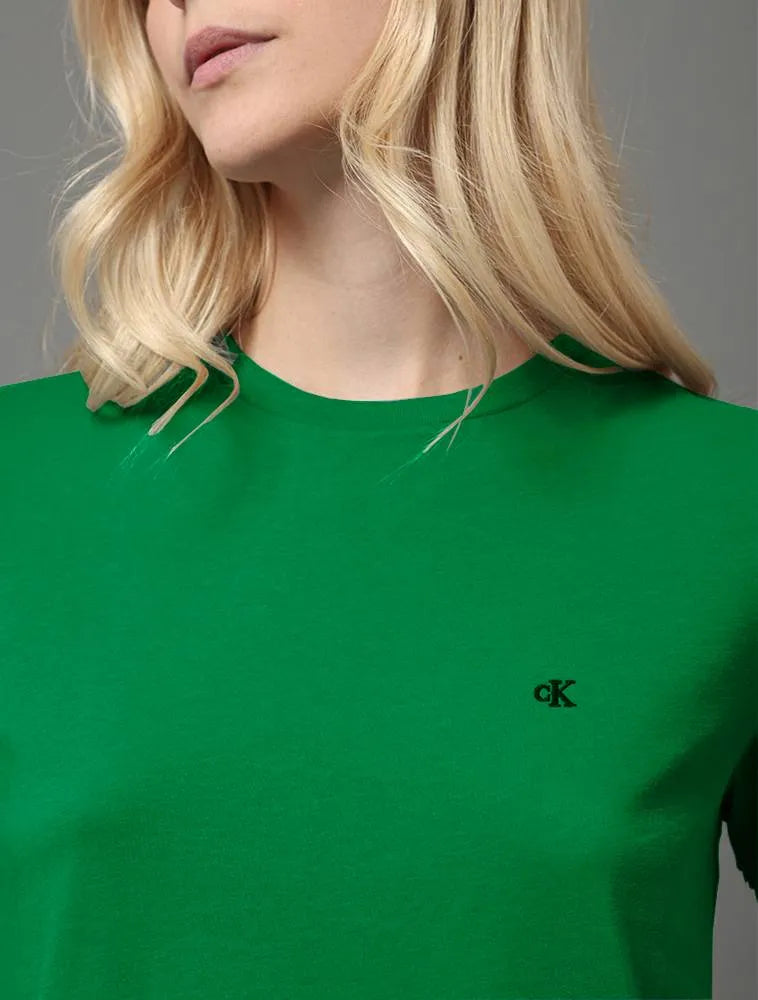 BLUSA MC CKJ FEM LOGO CK BORDADO VERDE MEDIO