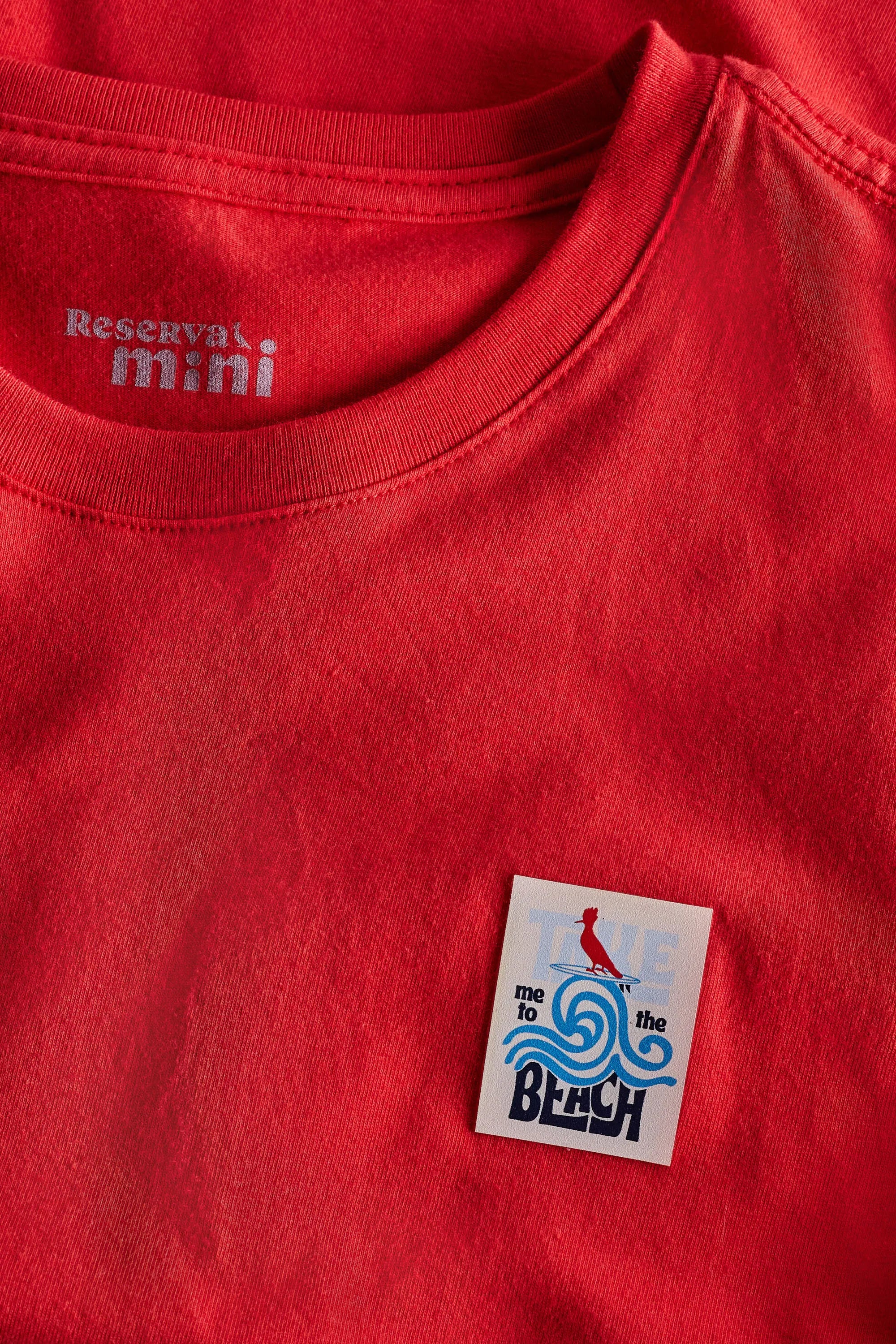 CAMISETA MINI PATCH TAKE ME TO THE BEACH VERMELHO