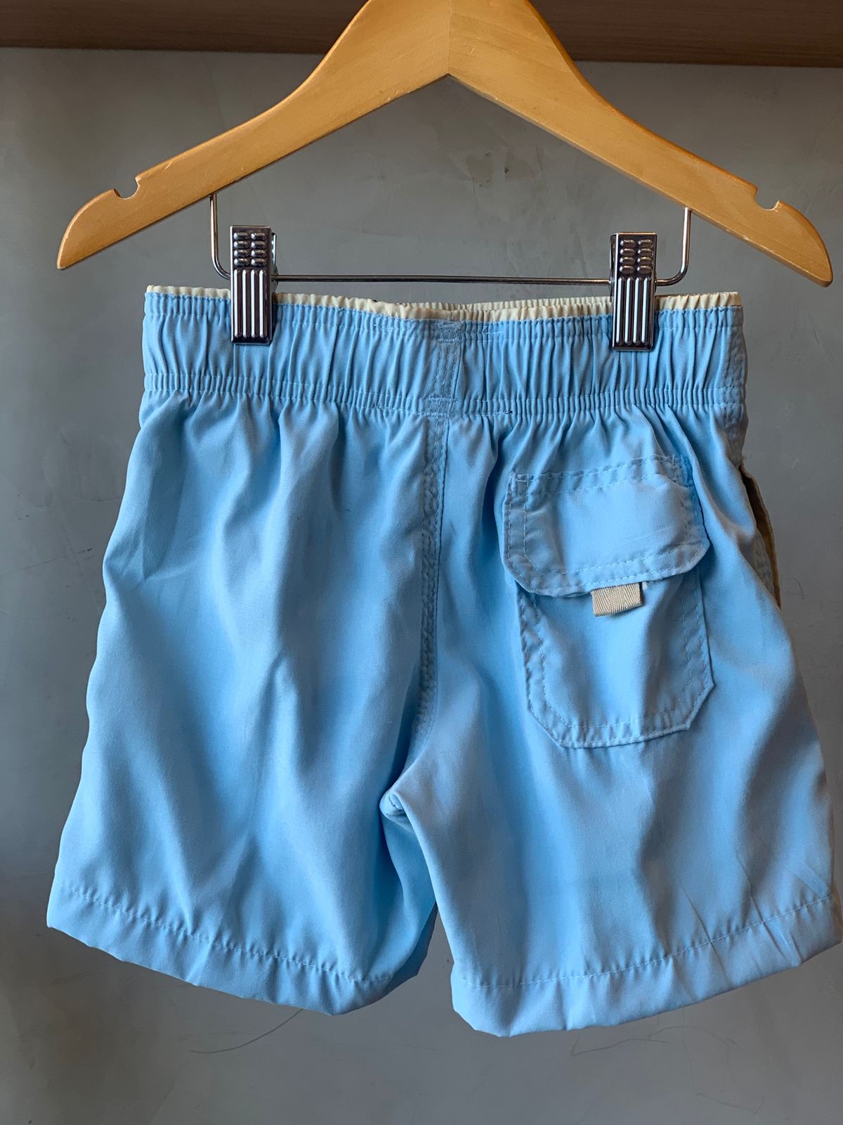 BERMUDA KIDS TACTEL PELETIZADO LISO AZUL AGUA/KHAKI