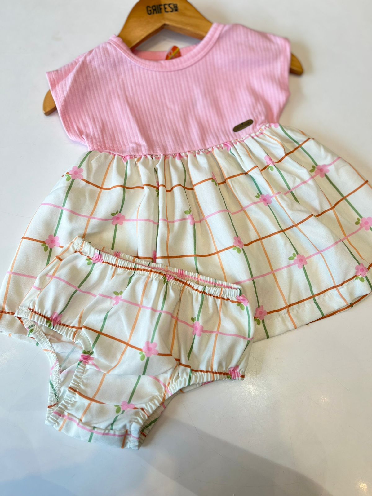 VESTIDO E CALCINHA BB XADREZ COM FLORES ROSA/OFF WHITE