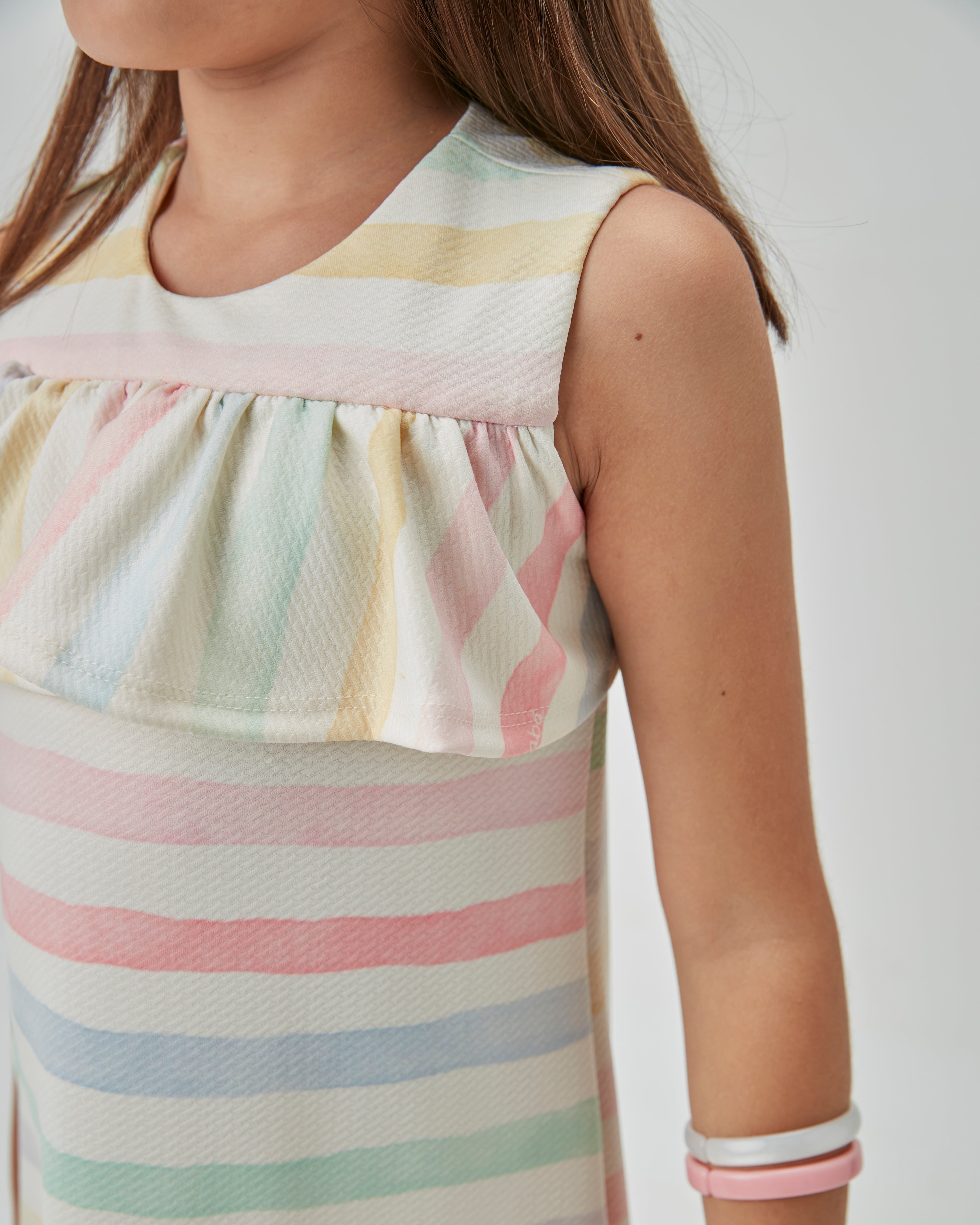 VESTIDO TEXT LISTRADO BABADO BUSTO OFF WHITE