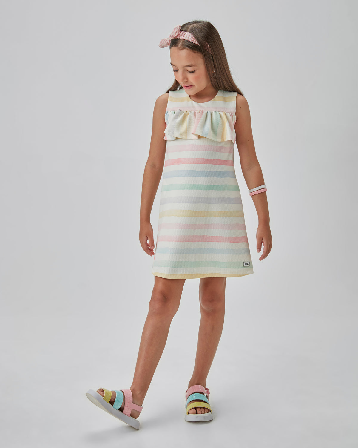 VESTIDO TEXT LISTRADO BABADO BUSTO OFF WHITE