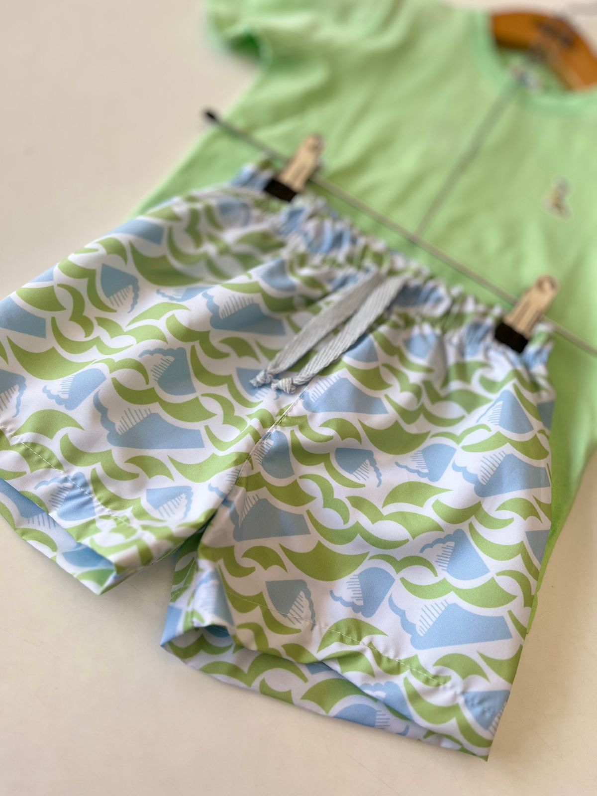 CONJ MAS CAM LOGO E BERM NYLON EST VERDE CLARO/BRANCO