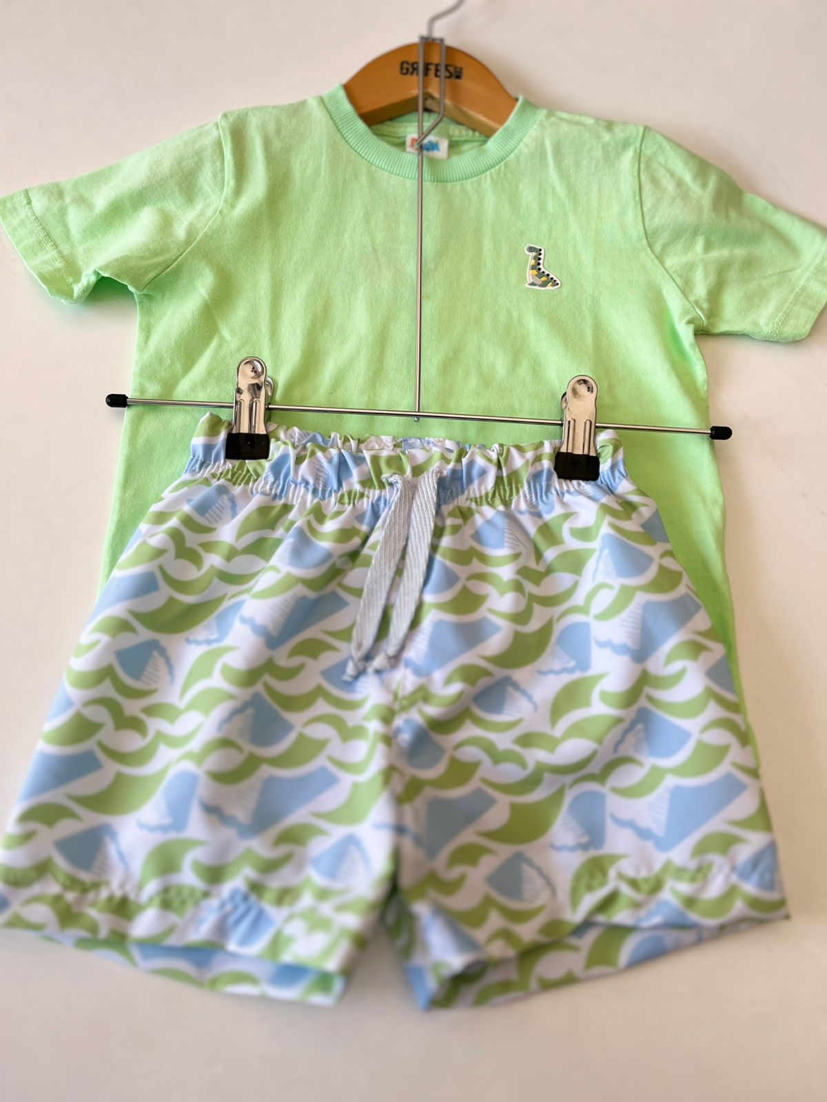 CONJ MAS CAM LOGO E BERM NYLON EST VERDE CLARO/BRANCO