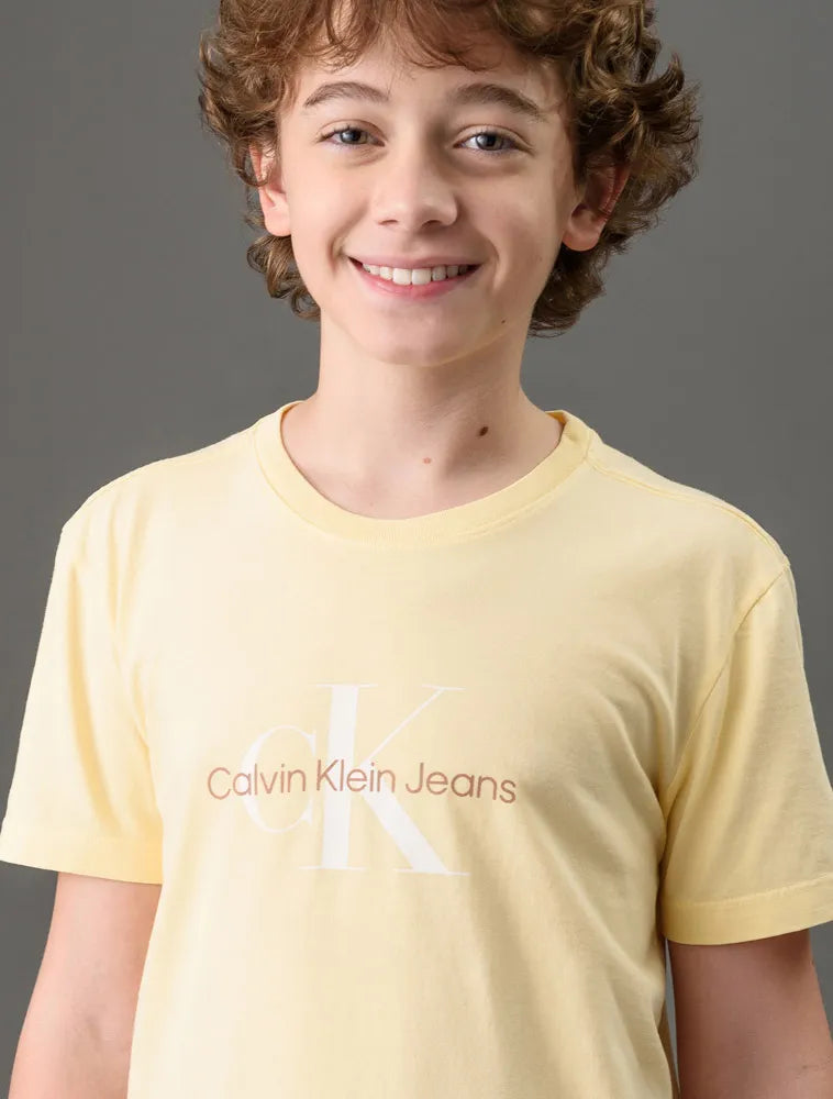 CAMISETA CKJ KIDS MAS MC LOGO REISSUE AMARELO MANTEIGA